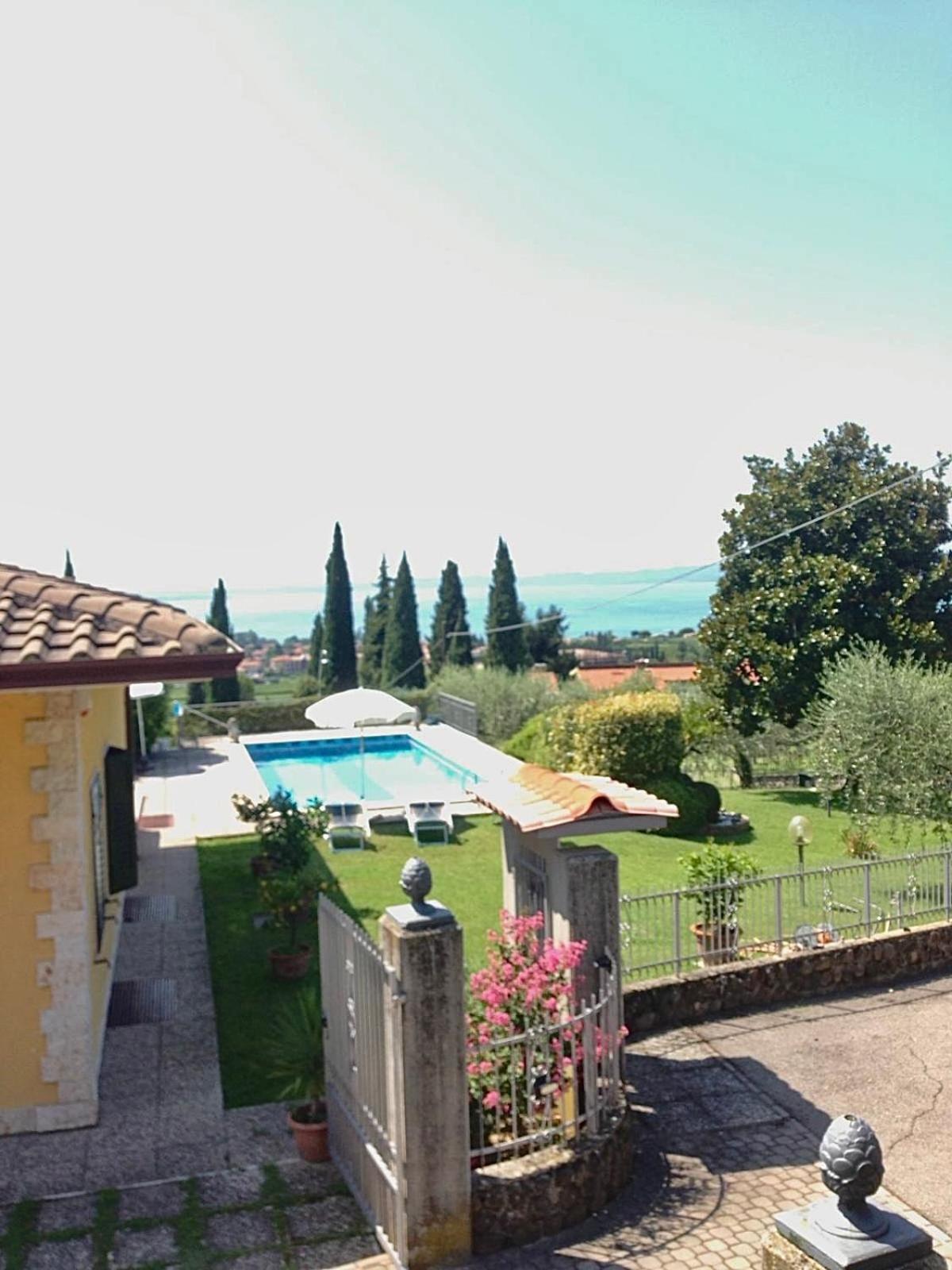 Poli Villa'S Apartment Bardolino Exterior photo