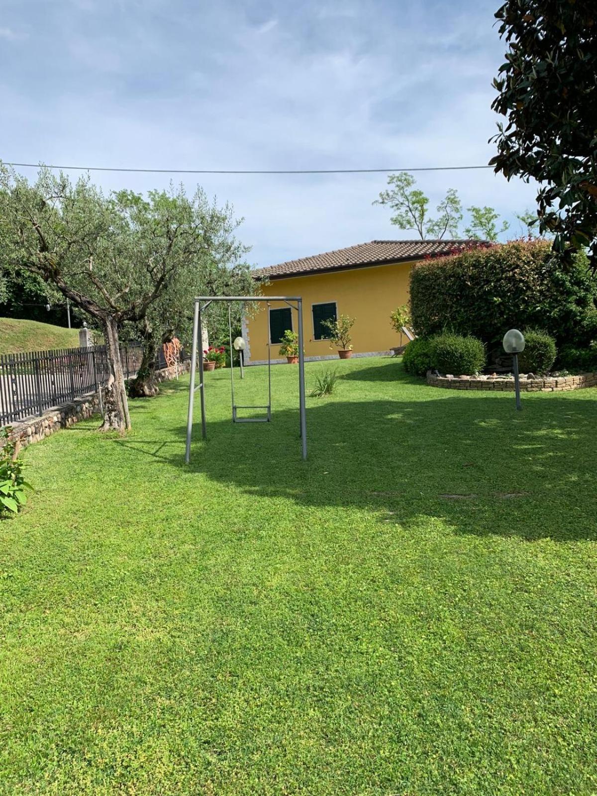 Poli Villa'S Apartment Bardolino Exterior photo