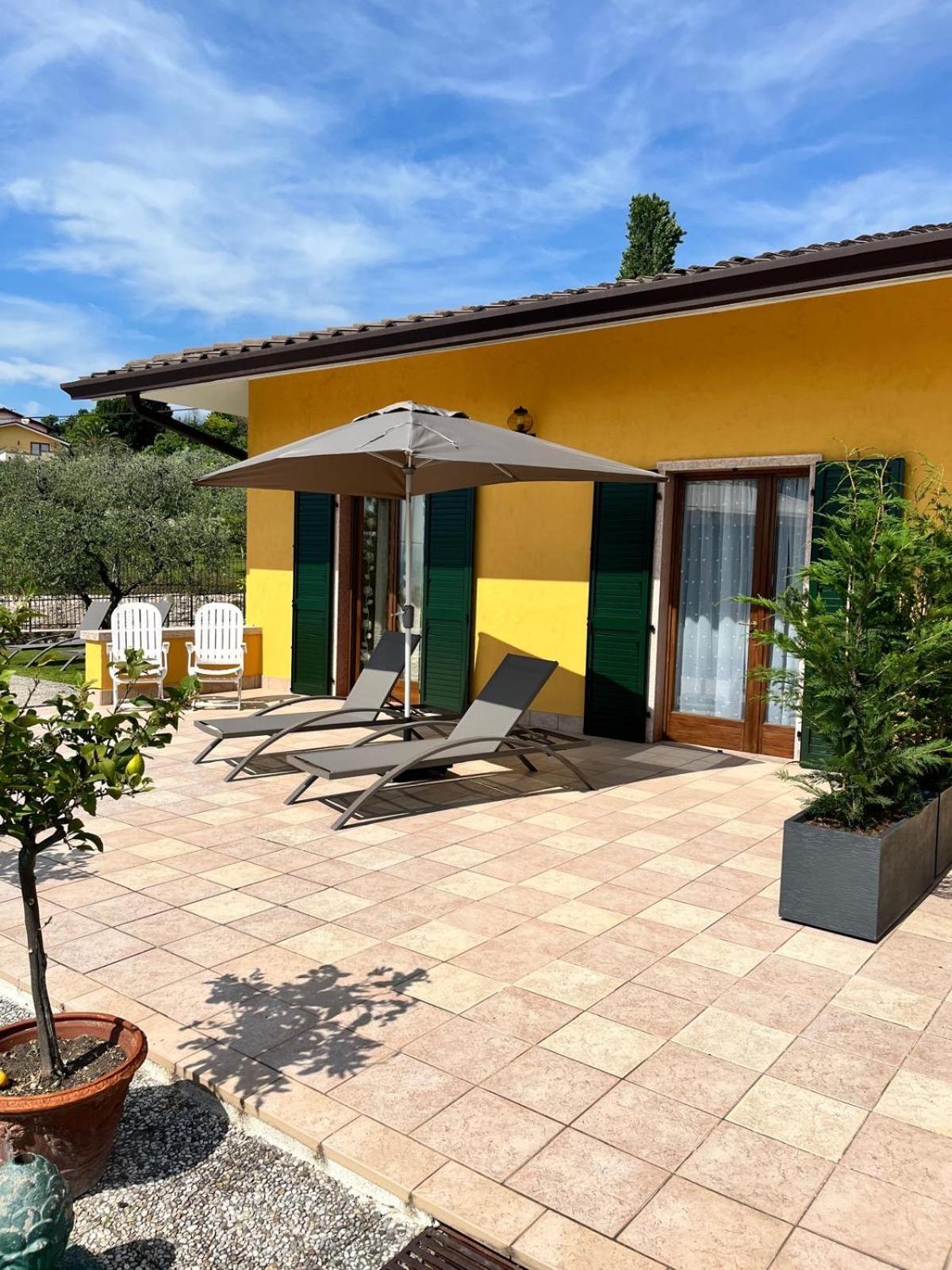 Poli Villa'S Apartment Bardolino Exterior photo